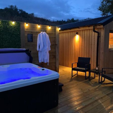 River Huts, Highland River Retreat With Hot Tub Інвернесс Екстер'єр фото