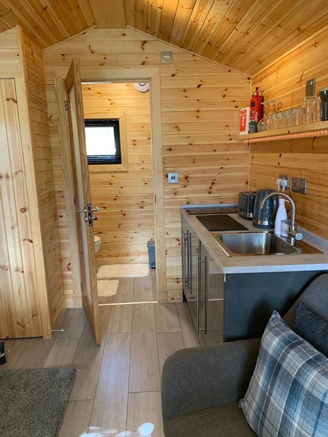 River Huts, Highland River Retreat With Hot Tub Інвернесс Екстер'єр фото