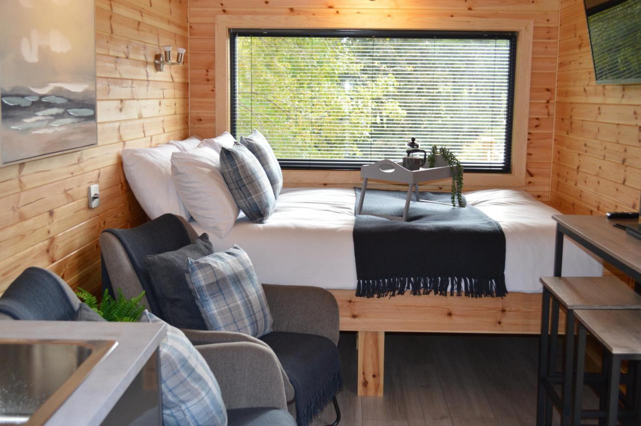River Huts, Highland River Retreat With Hot Tub Інвернесс Екстер'єр фото