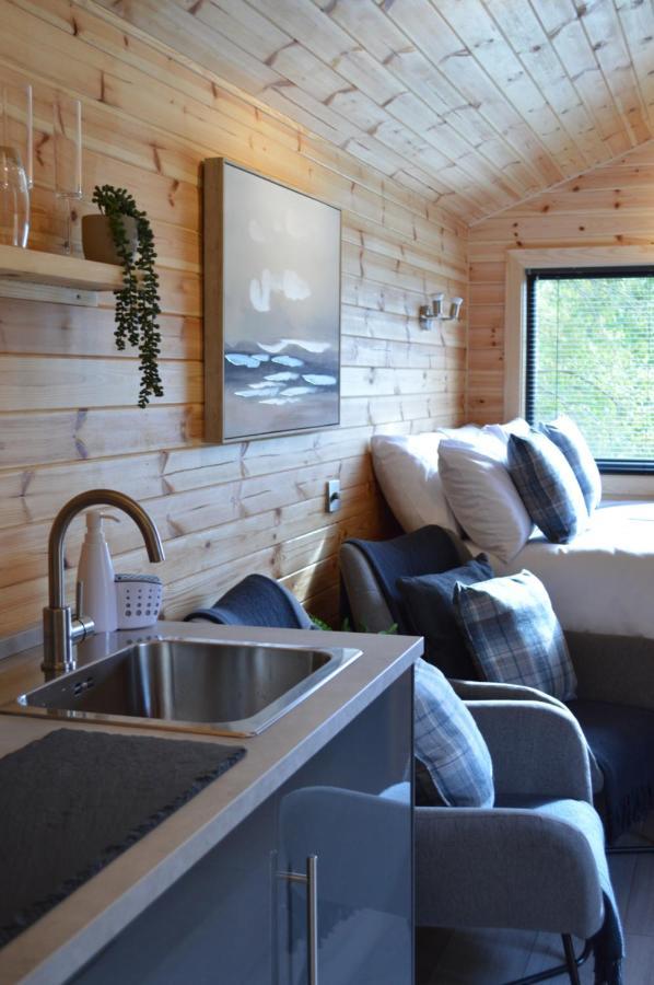 River Huts, Highland River Retreat With Hot Tub Інвернесс Екстер'єр фото
