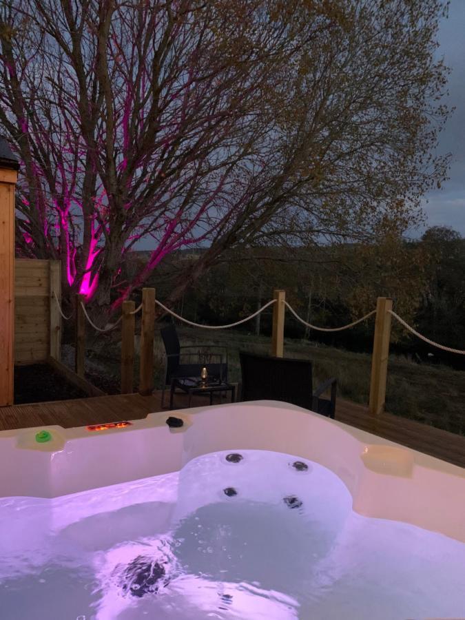 River Huts, Highland River Retreat With Hot Tub Інвернесс Екстер'єр фото