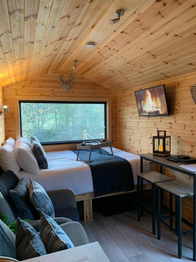 River Huts, Highland River Retreat With Hot Tub Інвернесс Екстер'єр фото